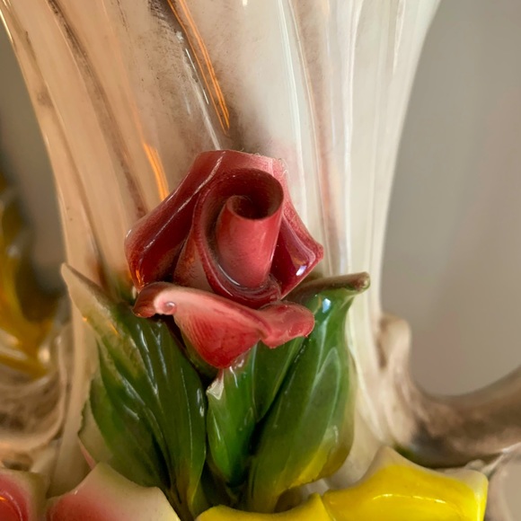 SALE!! Large Handled Capodimonte Vase - Picture 13 of 13